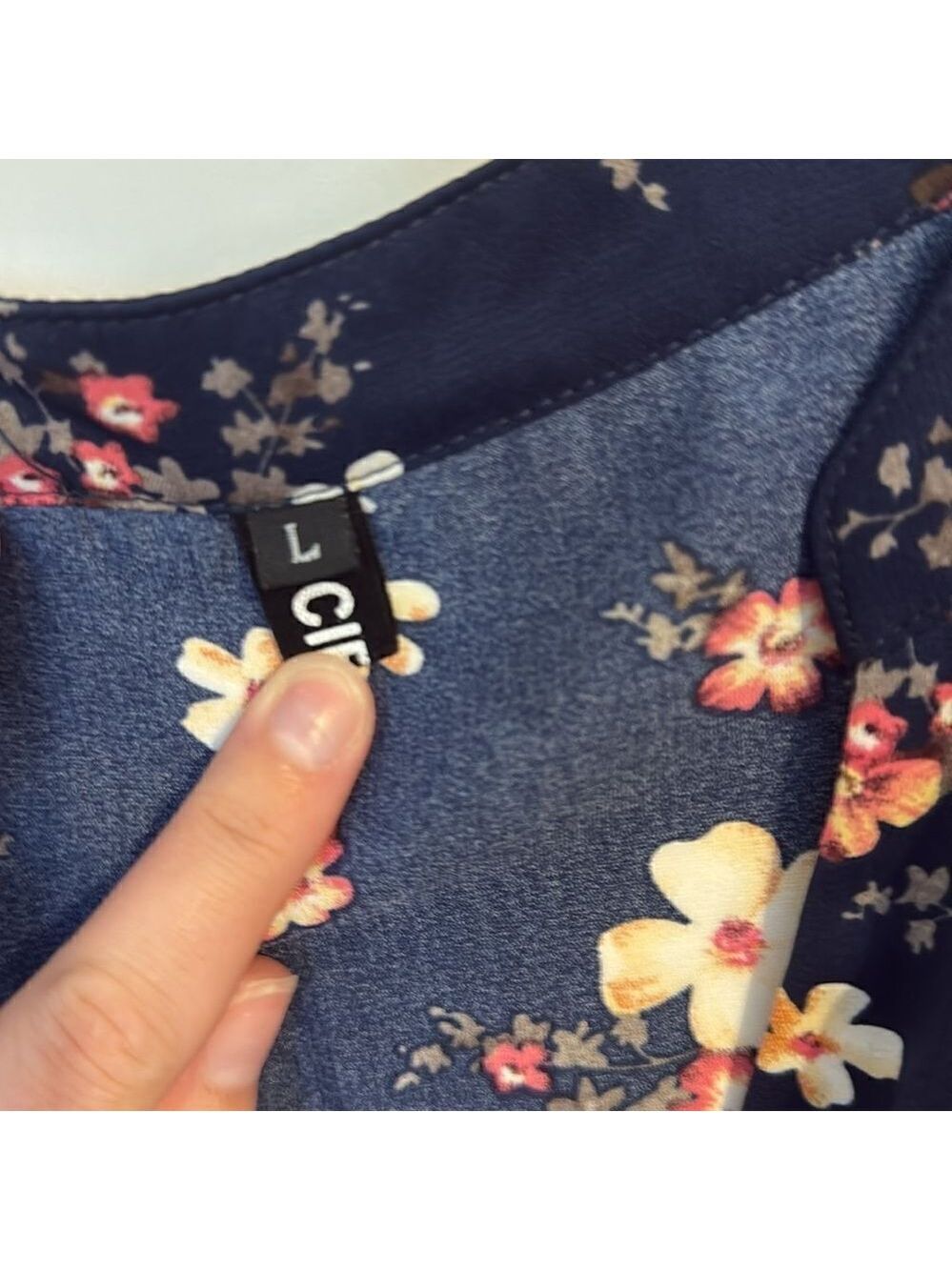 Blue/Pink Floral Blouse - Picture 3 of 6